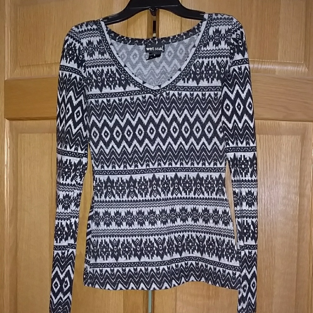 Long Sleeve Patterned Blouse